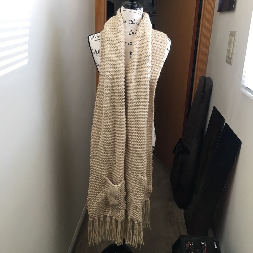 πHPπ BNWOT Chunky Pocket Scarf - Picture 1 of 5